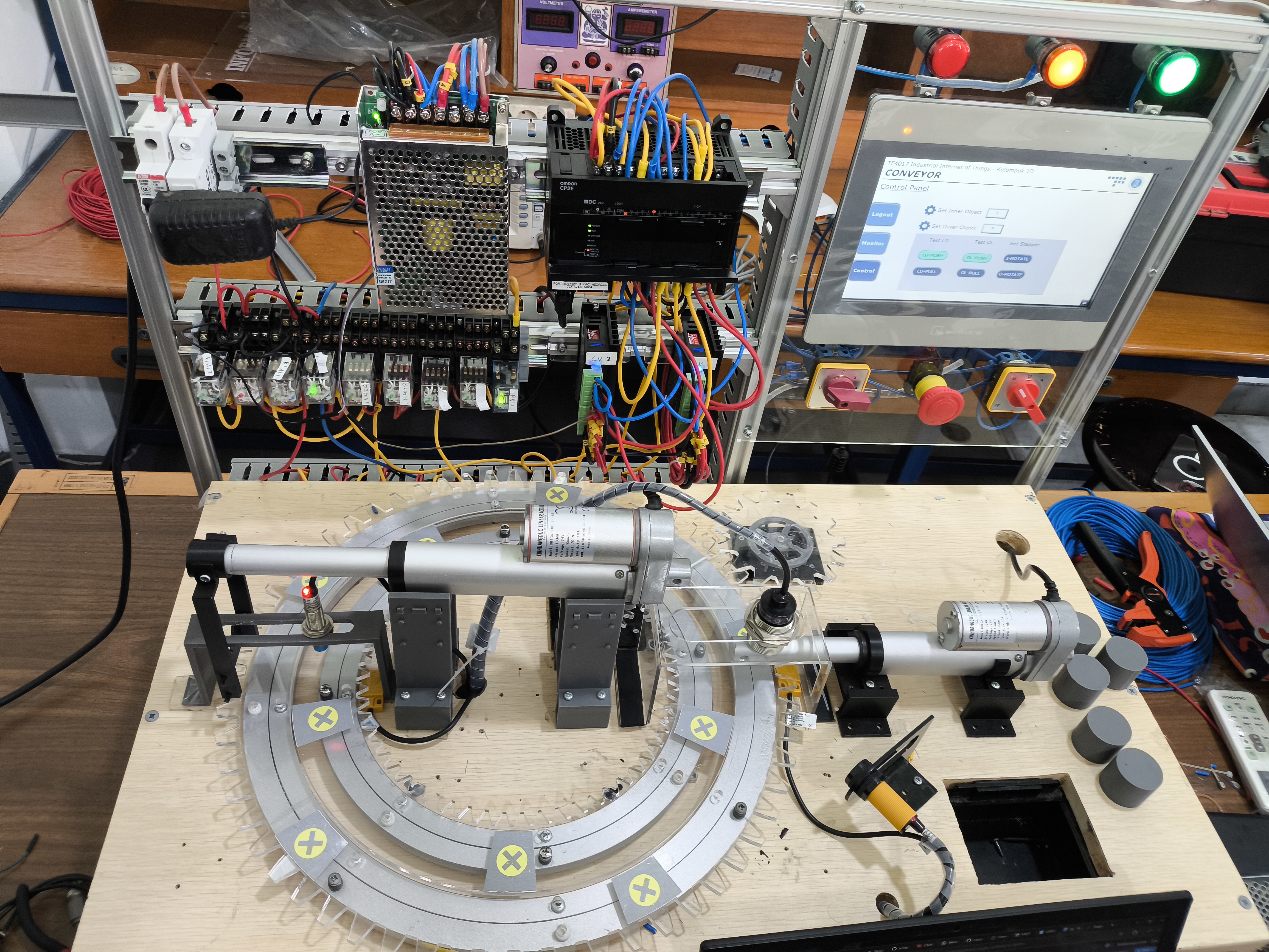 Industrial IIoT conveyor project visual 1